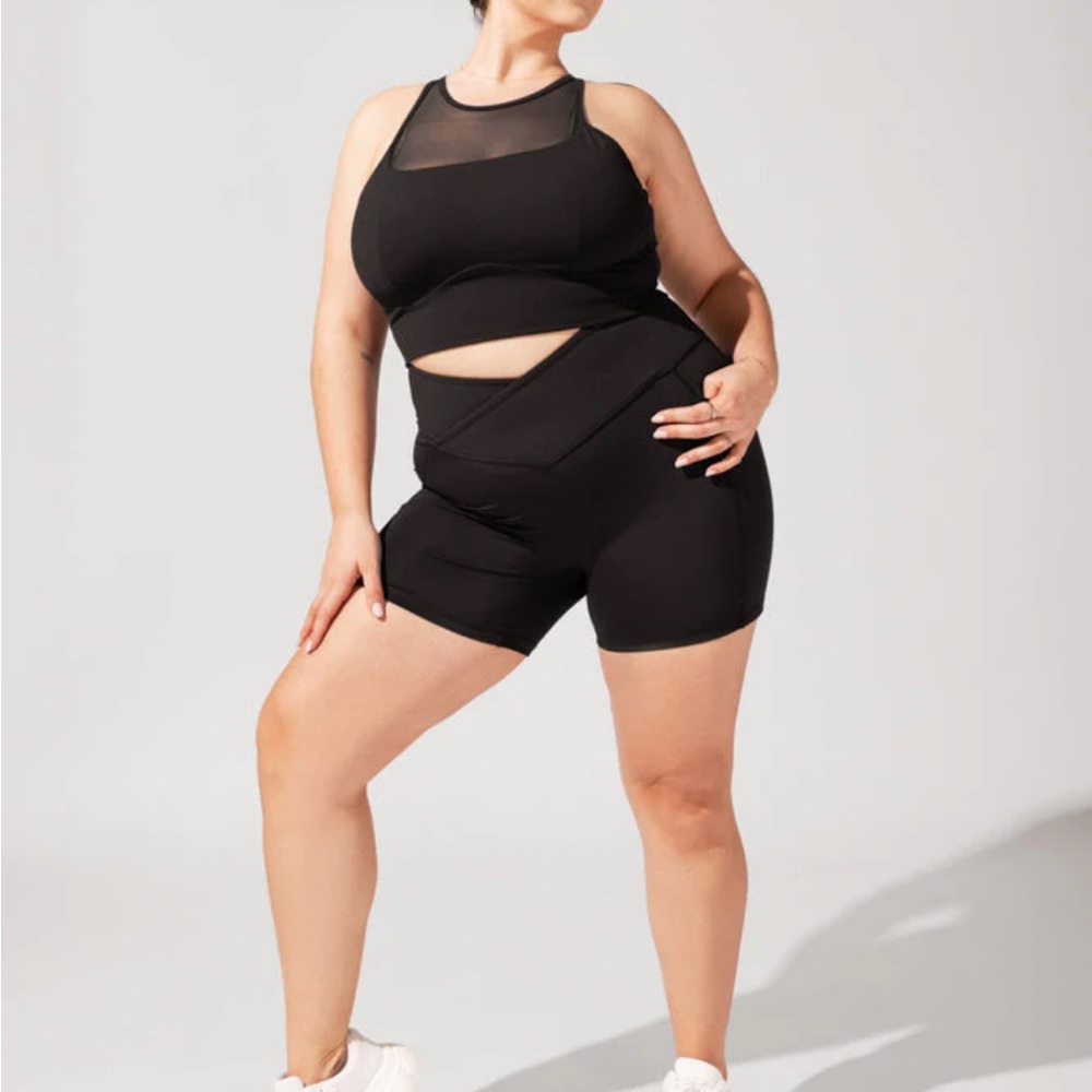 Crisscross Hourglass® Booty Short - Black